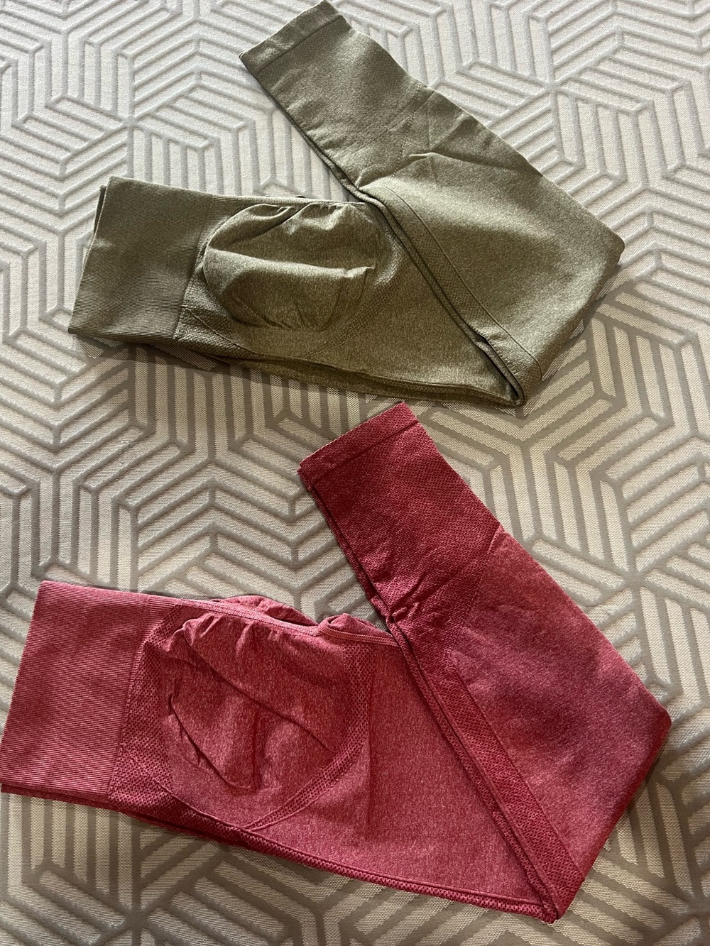 Scrunch-butt leggings bundle, red and green, medium, like new. Ankle length.